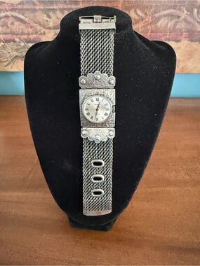 Vintage Vendome French Bracelet Watch with 7 Jewel and Mechanical Movement